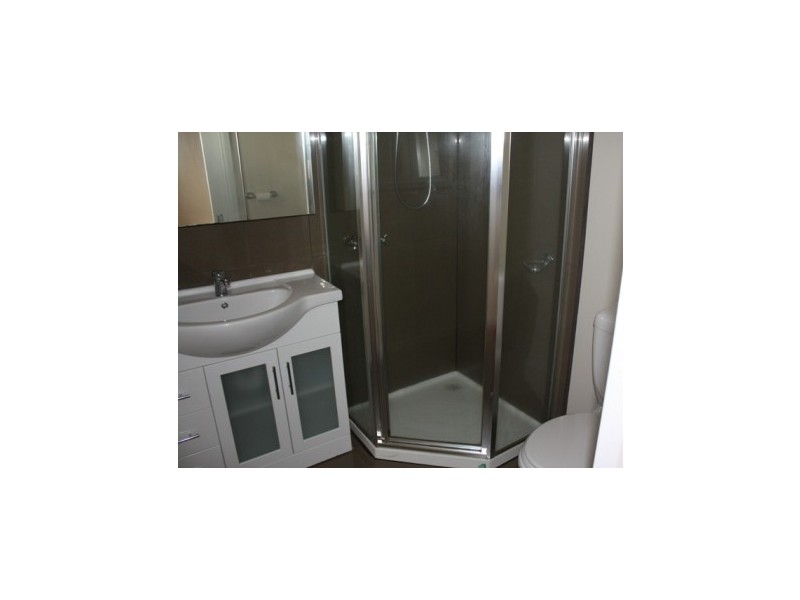 1/1 Giselle Avenue, Wantirna South VIC 3152