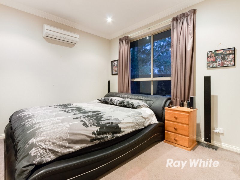 8 Coromandel Crescent South, Knoxfield VIC 3180