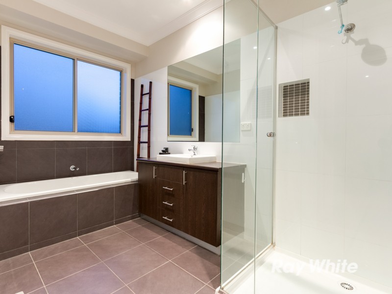 8 Coromandel Crescent South, Knoxfield VIC 3180