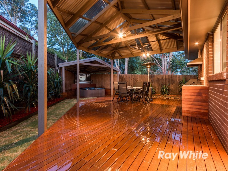 8 Coromandel Crescent South, Knoxfield VIC 3180