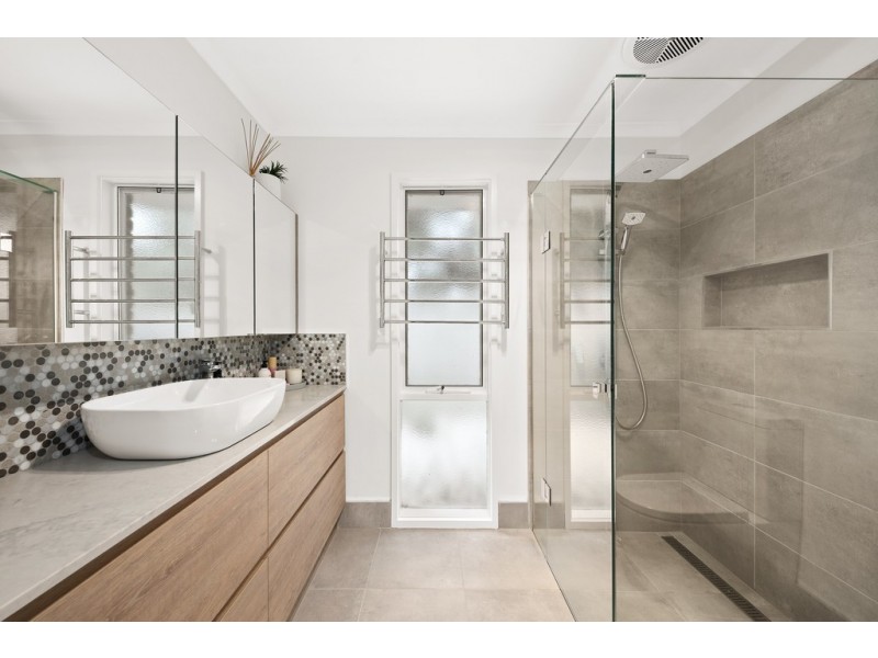 14 Lincoln Avenue, Bayswater VIC 3153