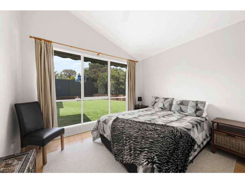 14 Lincoln Avenue, Bayswater VIC 3153