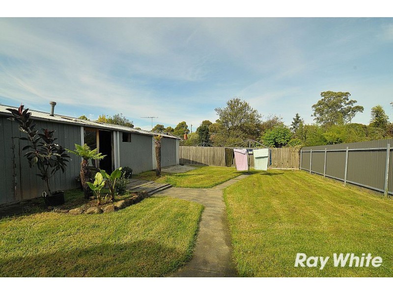9 Lynn Drive, Ferntree Gully VIC 3156