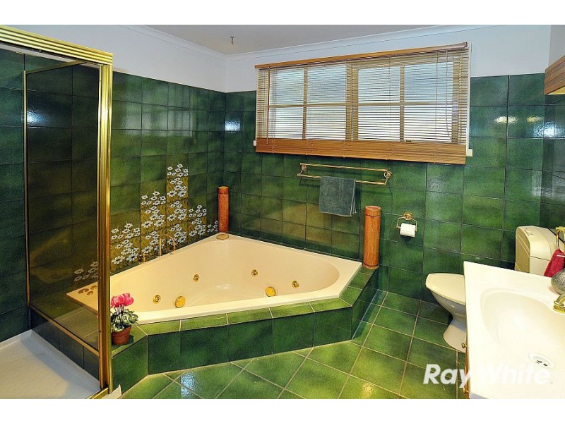9 Lynn Drive, Ferntree Gully VIC 3156