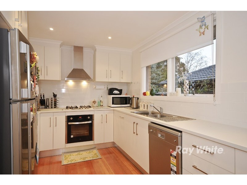 19 Hartington Drive, Wantirna VIC 3152