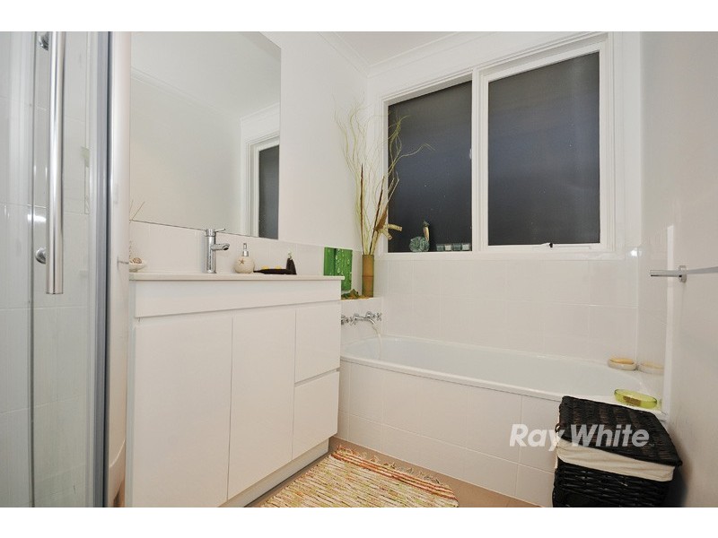 19 Hartington Drive, Wantirna VIC 3152