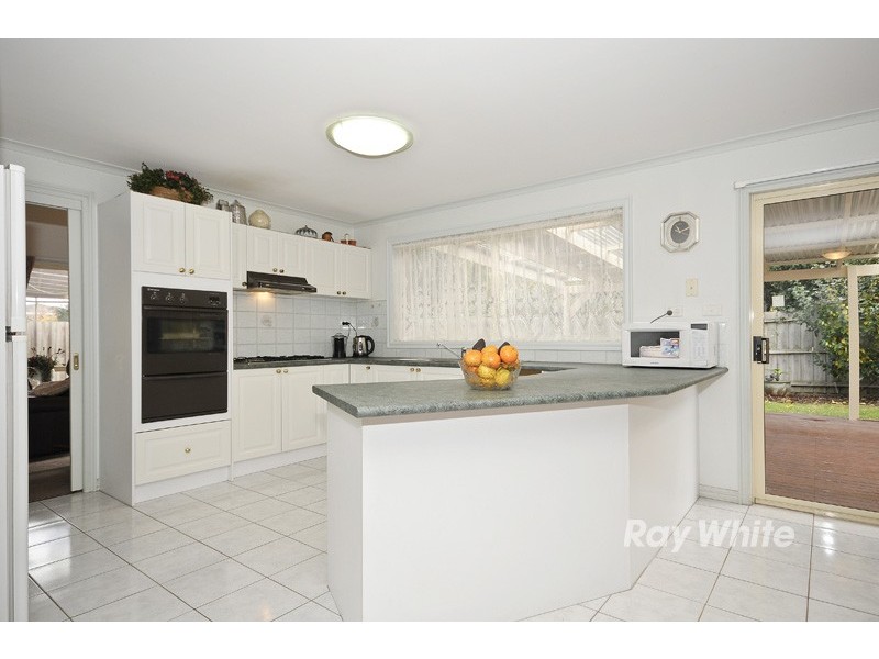 8 Mosman Close, Wantirna South VIC 3152