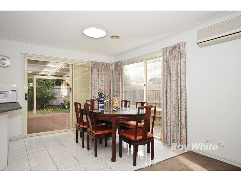 8 Mosman Close, Wantirna South VIC 3152