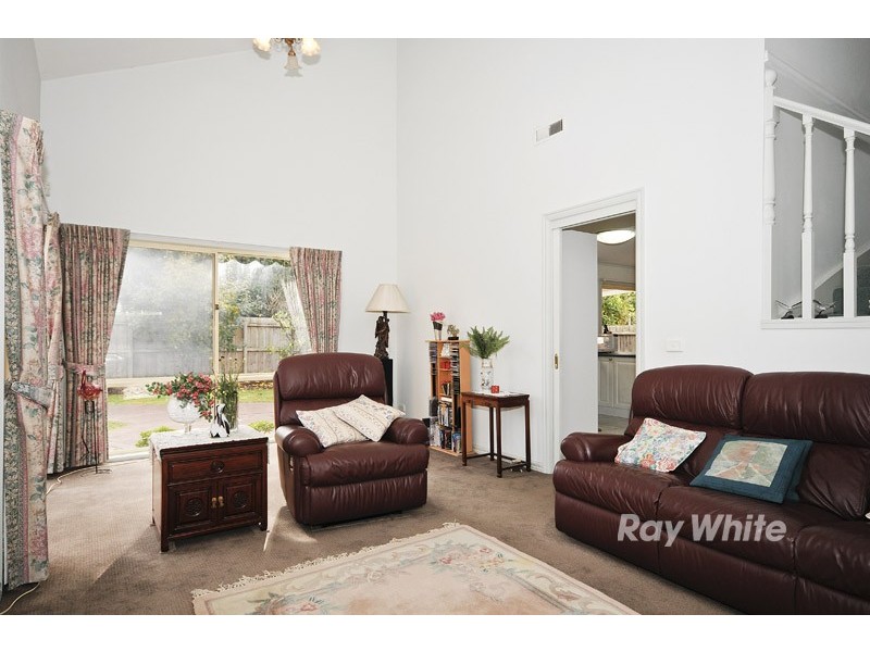 8 Mosman Close, Wantirna South VIC 3152