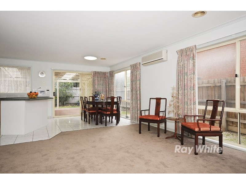 8 Mosman Close, Wantirna South VIC 3152