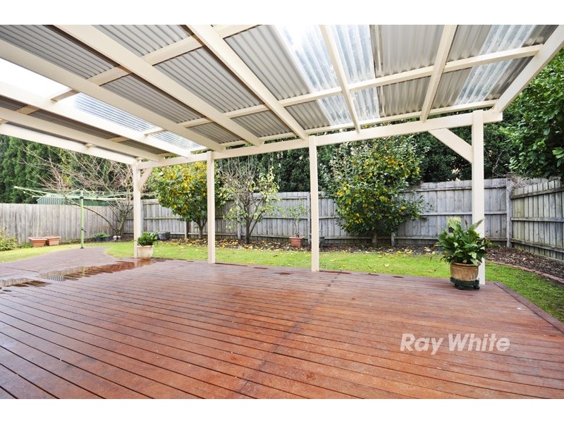 8 Mosman Close, Wantirna South VIC 3152