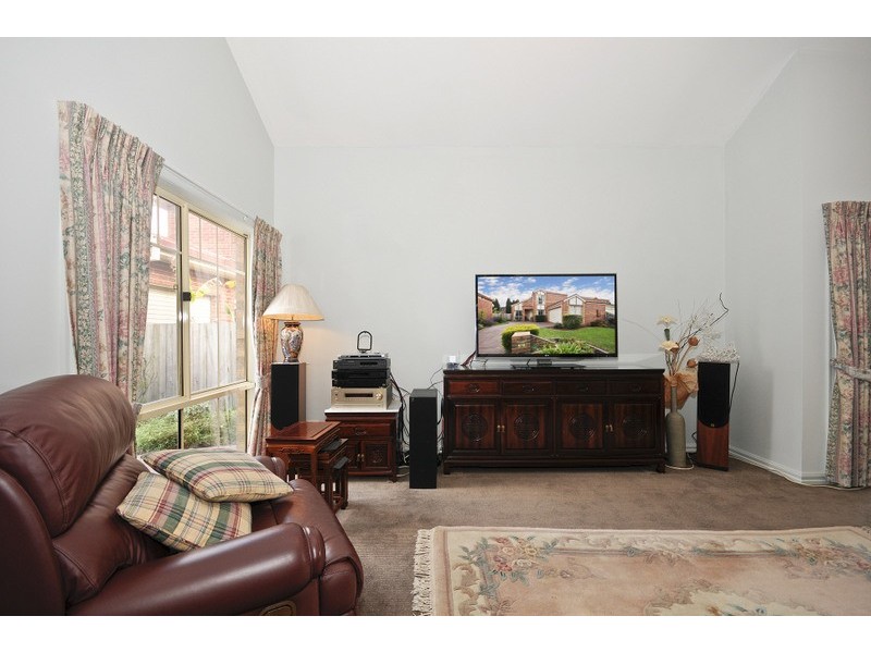 8 Mosman Close, Wantirna South VIC 3152