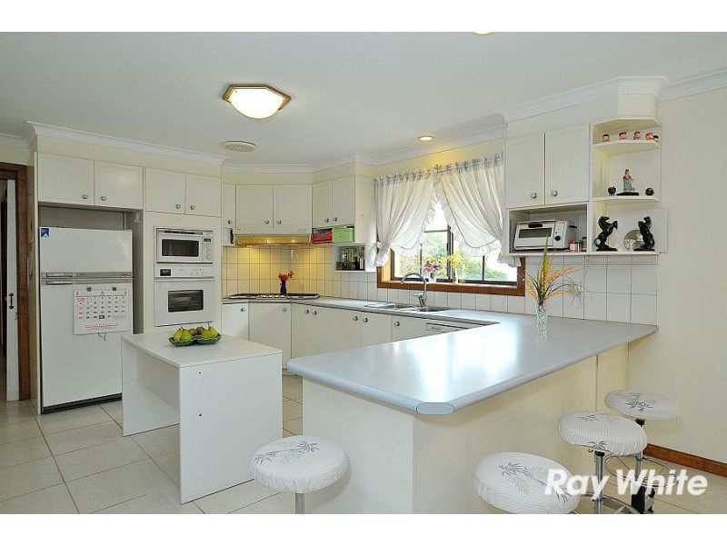 11 Miriam Close, Wantirna South VIC 3152