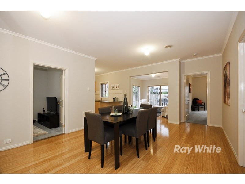 42 St Laurent Rise, Knoxfield VIC 3180