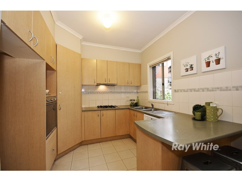 42 St Laurent Rise, Knoxfield VIC 3180