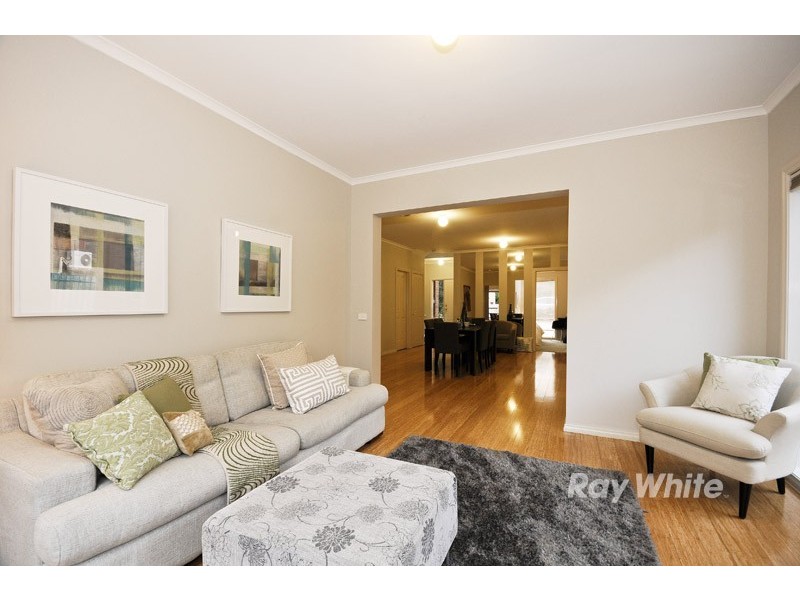 42 St Laurent Rise, Knoxfield VIC 3180