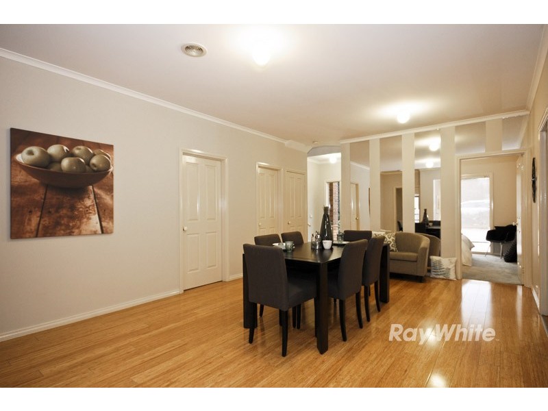 42 St Laurent Rise, Knoxfield VIC 3180