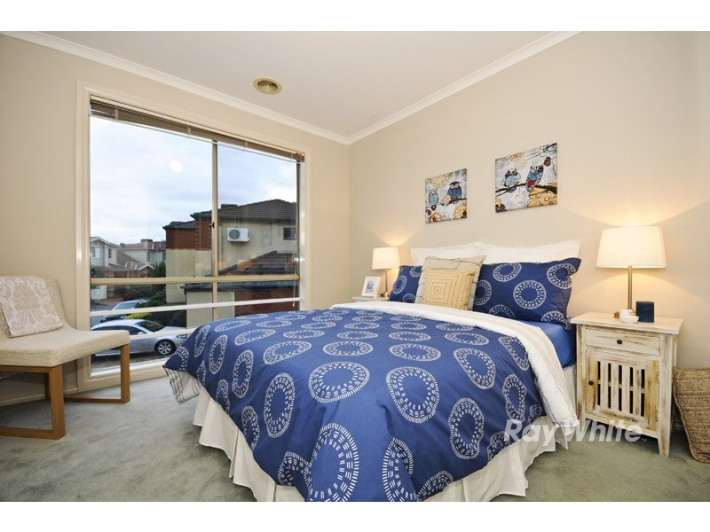 42 St Laurent Rise, Knoxfield VIC 3180