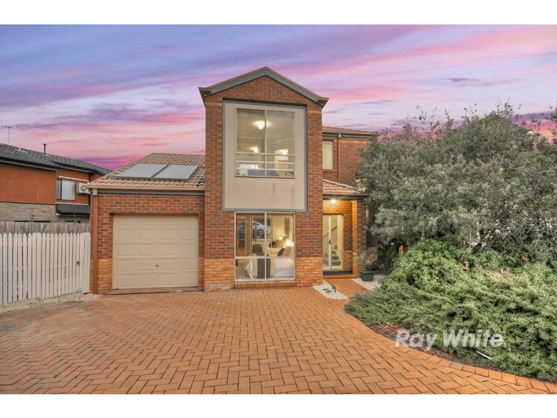 42 St Laurent Rise, Knoxfield VIC 3180