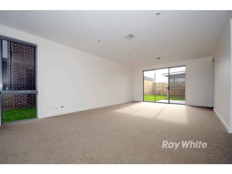 8 Picking Court, Wantirna South VIC 3152