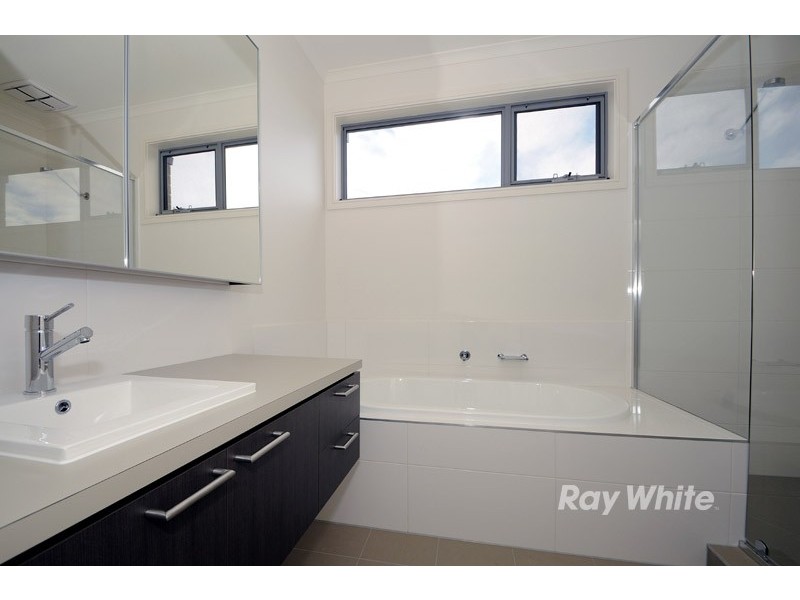 8 Picking Court, Wantirna South VIC 3152