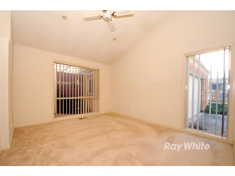 1/32 Aisbett Avenue, Wantirna South VIC 3152