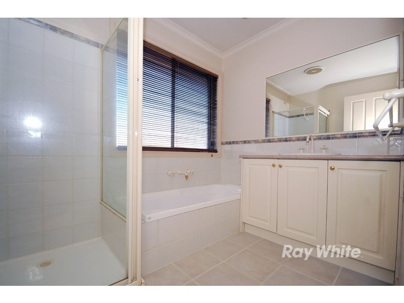 1/32 Aisbett Avenue, Wantirna South VIC 3152