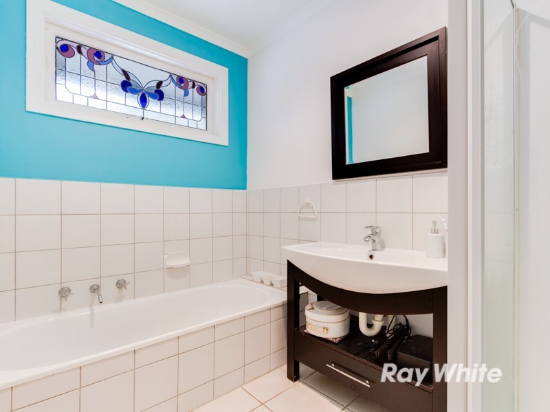 33 Norma Crescent South, Knoxfield VIC 3180