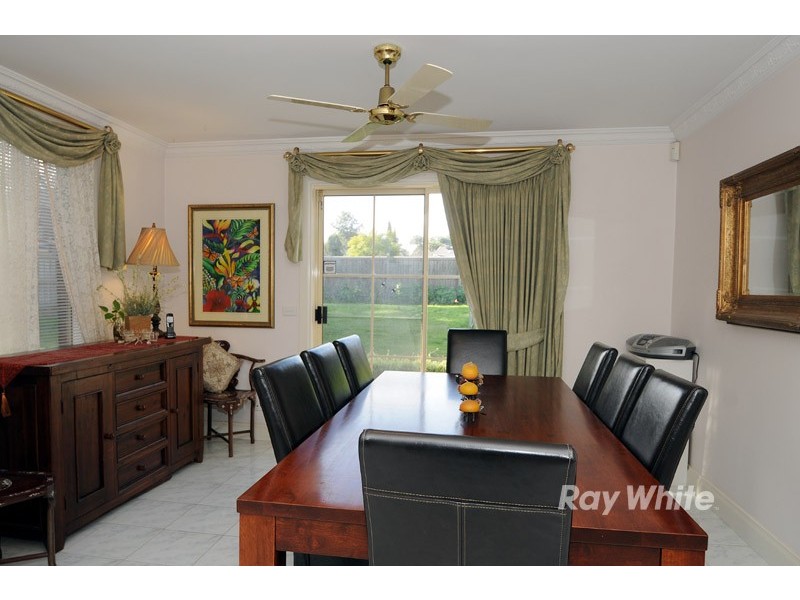 17 Appleberry Close, Knoxfield VIC 3180