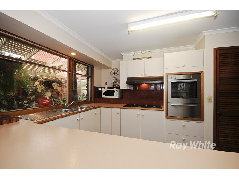 120 Fraser Crescent, Wantirna South VIC 3152