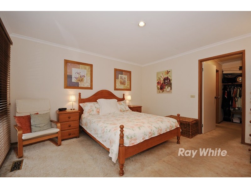 120 Fraser Crescent, Wantirna South VIC 3152