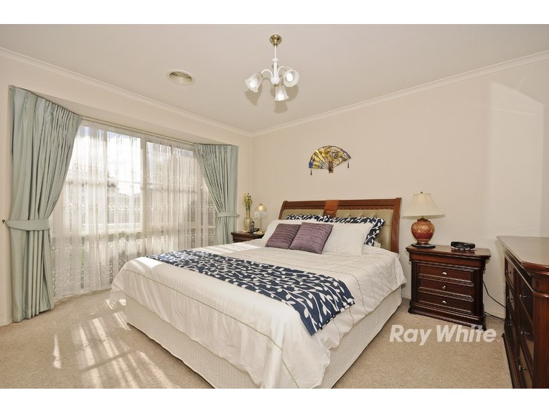 61 Mendora Crescent, Wantirna South VIC 3152