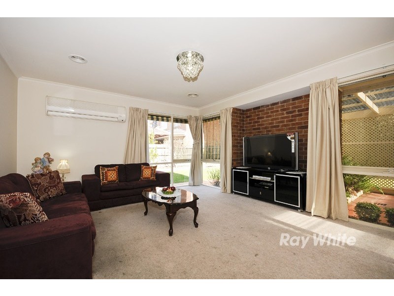 61 Mendora Crescent, Wantirna South VIC 3152