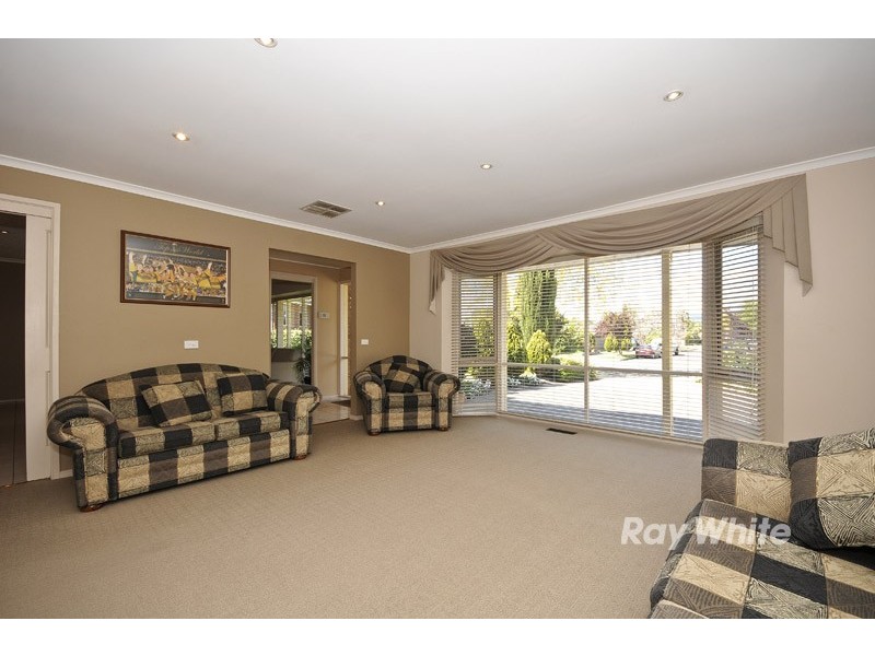 8 Haideh Place, Wantirna South VIC 3152