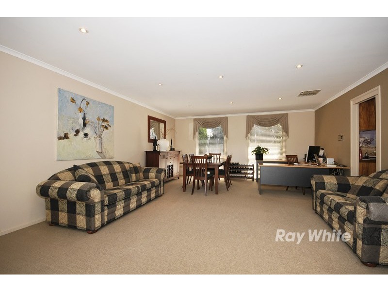 8 Haideh Place, Wantirna South VIC 3152