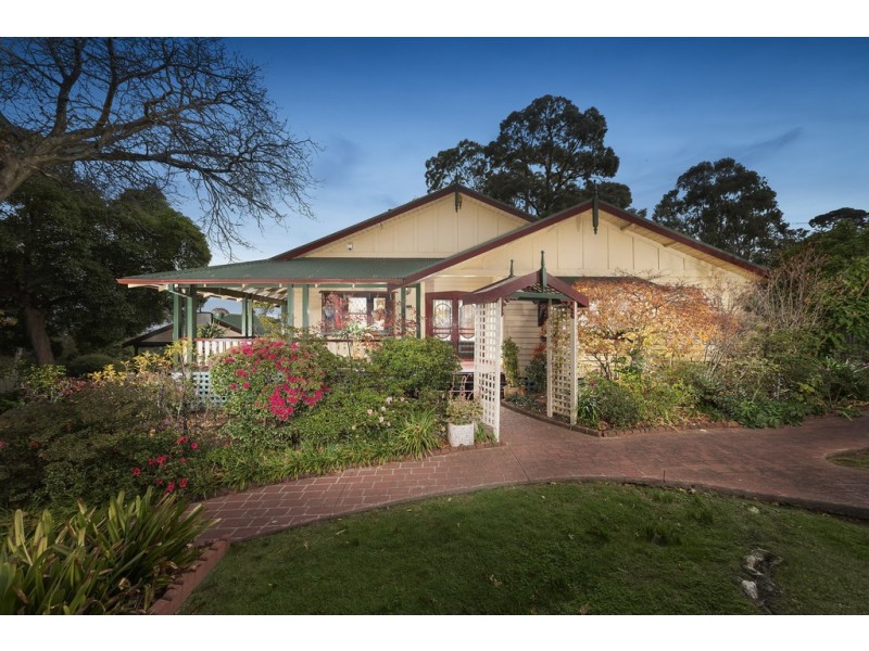 24 The Avenue, Ferntree Gully VIC 3156