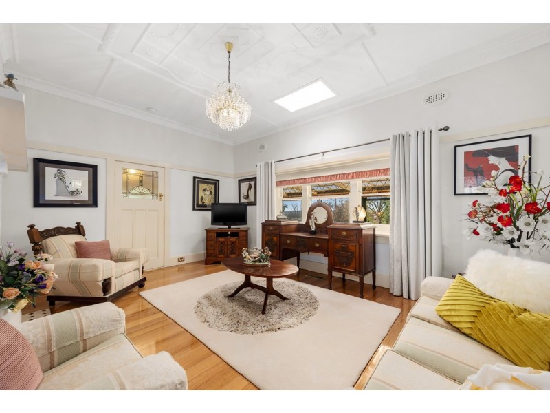 24 The Avenue, Ferntree Gully VIC 3156