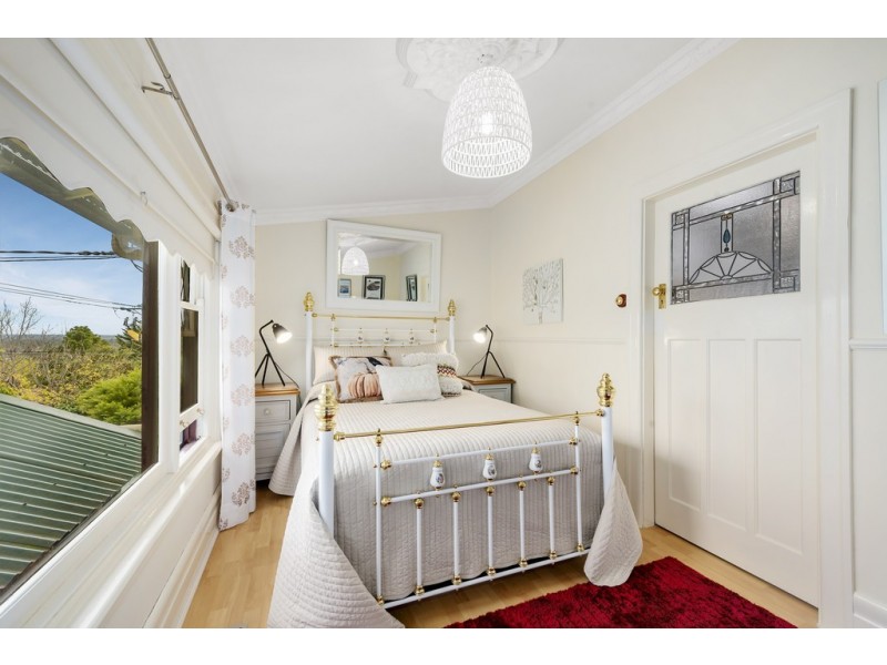 24 The Avenue, Ferntree Gully VIC 3156