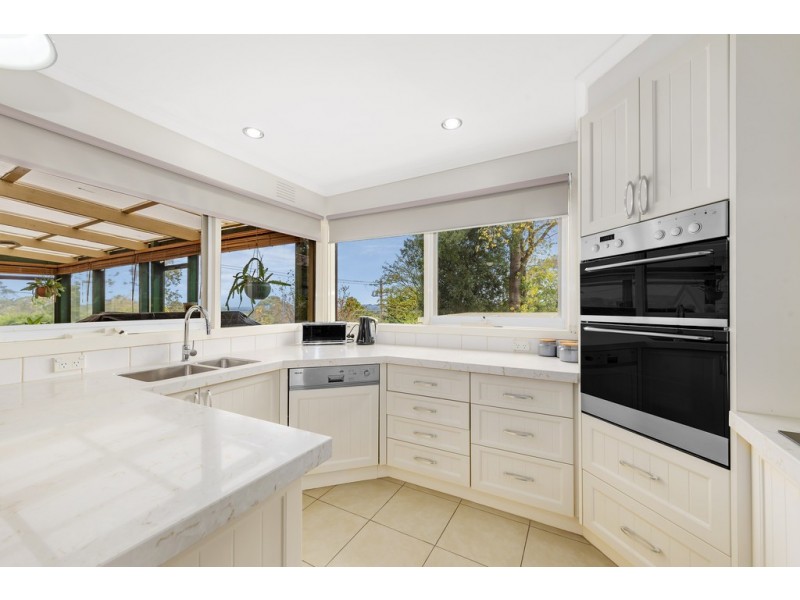 24 The Avenue, Ferntree Gully VIC 3156