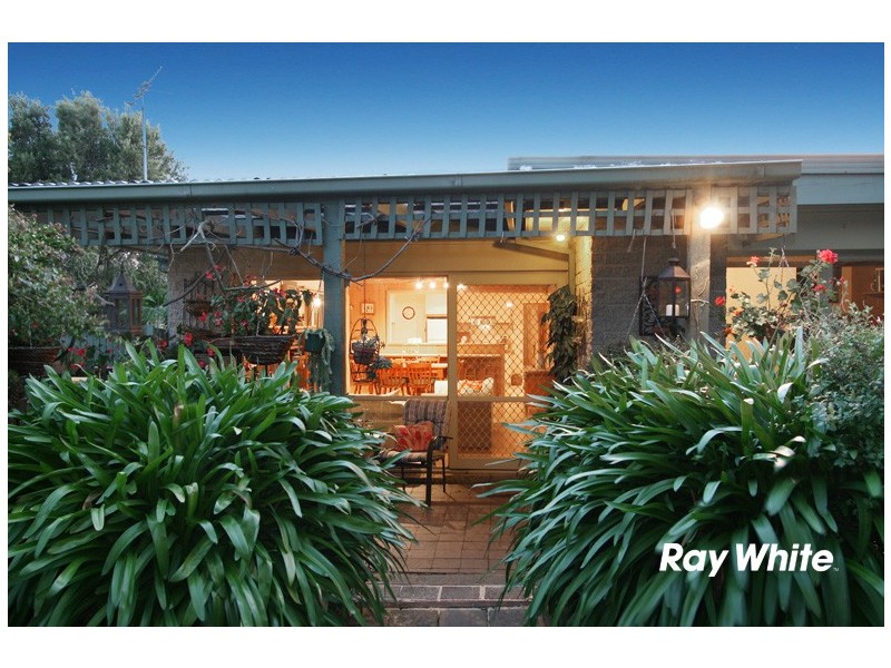 22 Rickards Avenue, Knoxfield VIC 3180