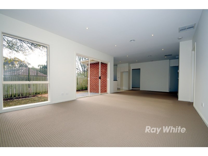 2/53 Kanooka Road, Wantirna South VIC 3152