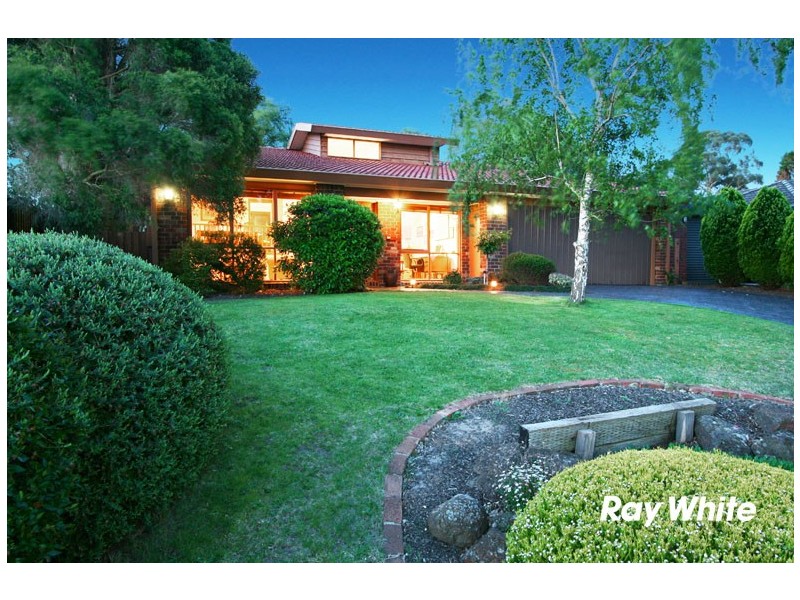32 Merryn Grove, Wantirna South VIC 3152