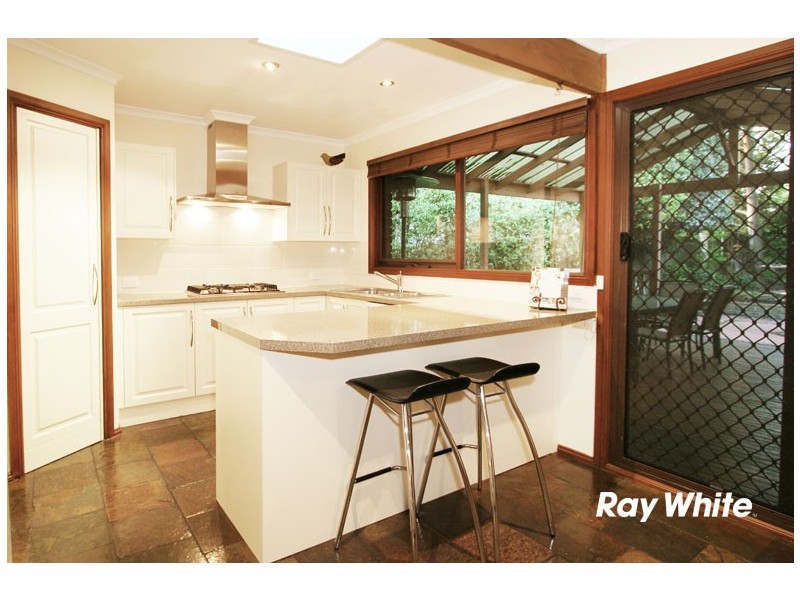 32 Merryn Grove, Wantirna South VIC 3152