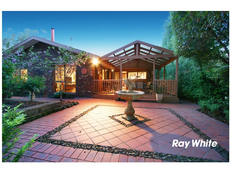 32 Merryn Grove, Wantirna South VIC 3152