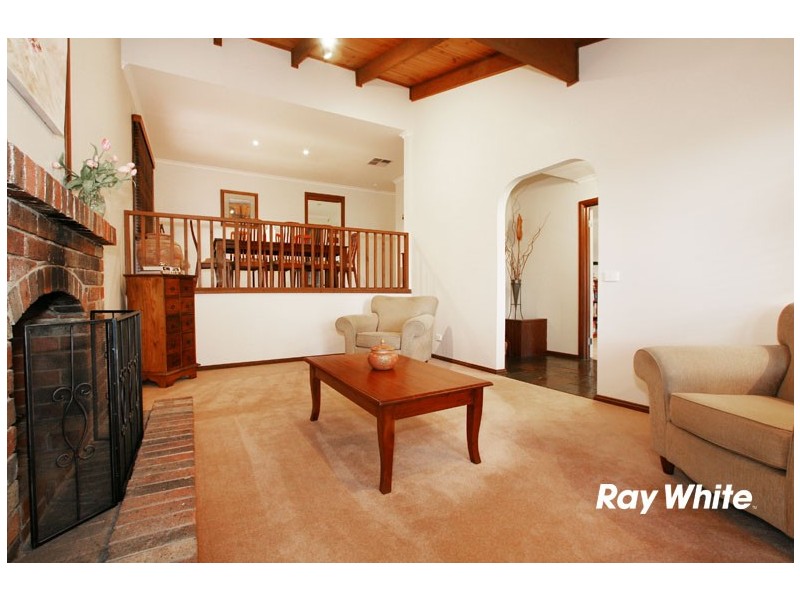 32 Merryn Grove, Wantirna South VIC 3152