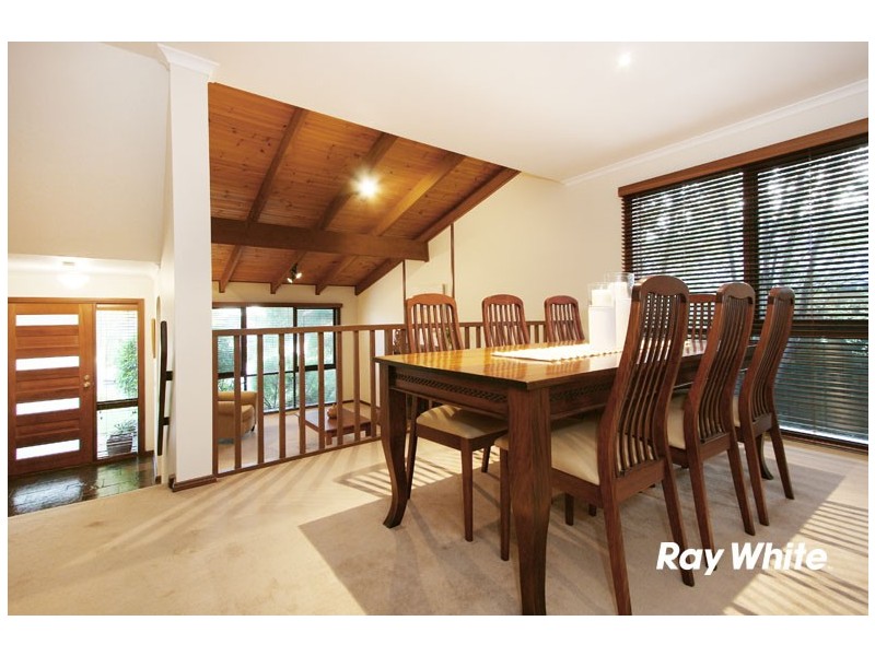 32 Merryn Grove, Wantirna South VIC 3152