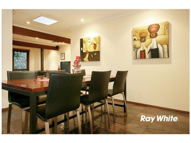 32 Merryn Grove, Wantirna South VIC 3152