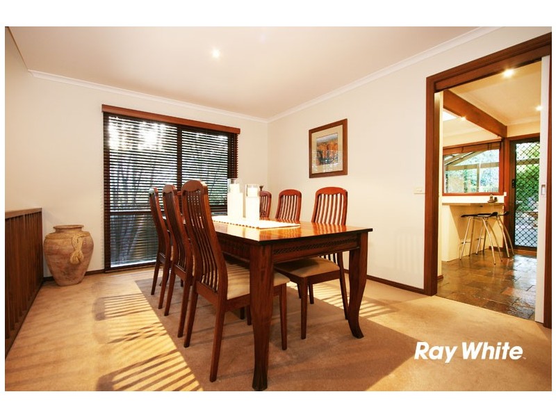 32 Merryn Grove, Wantirna South VIC 3152