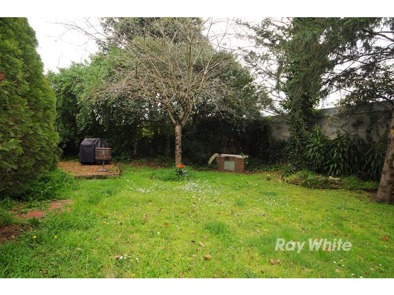 4 Larne Avenue, Bayswater VIC 3153