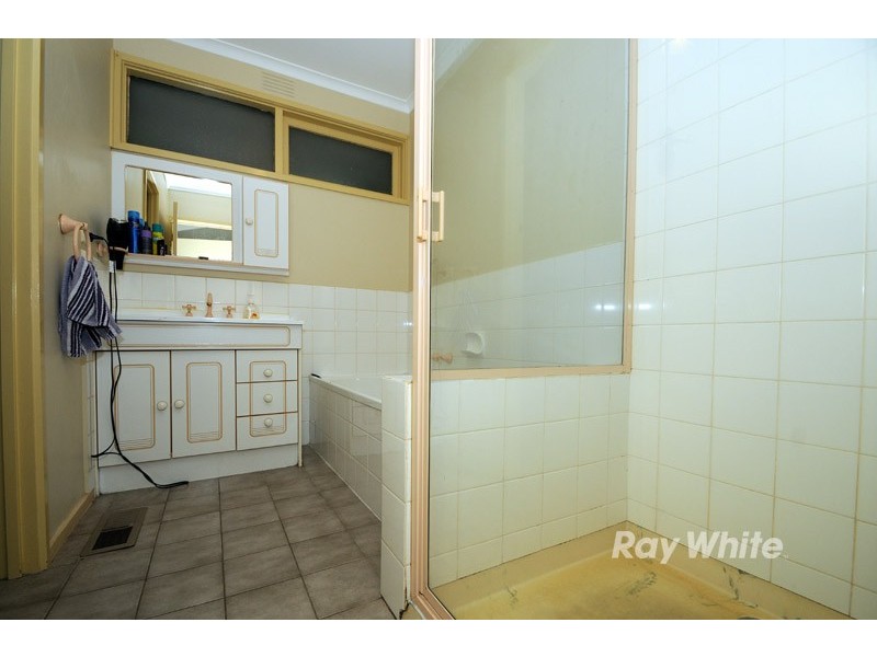 4 Larne Avenue, Bayswater VIC 3153